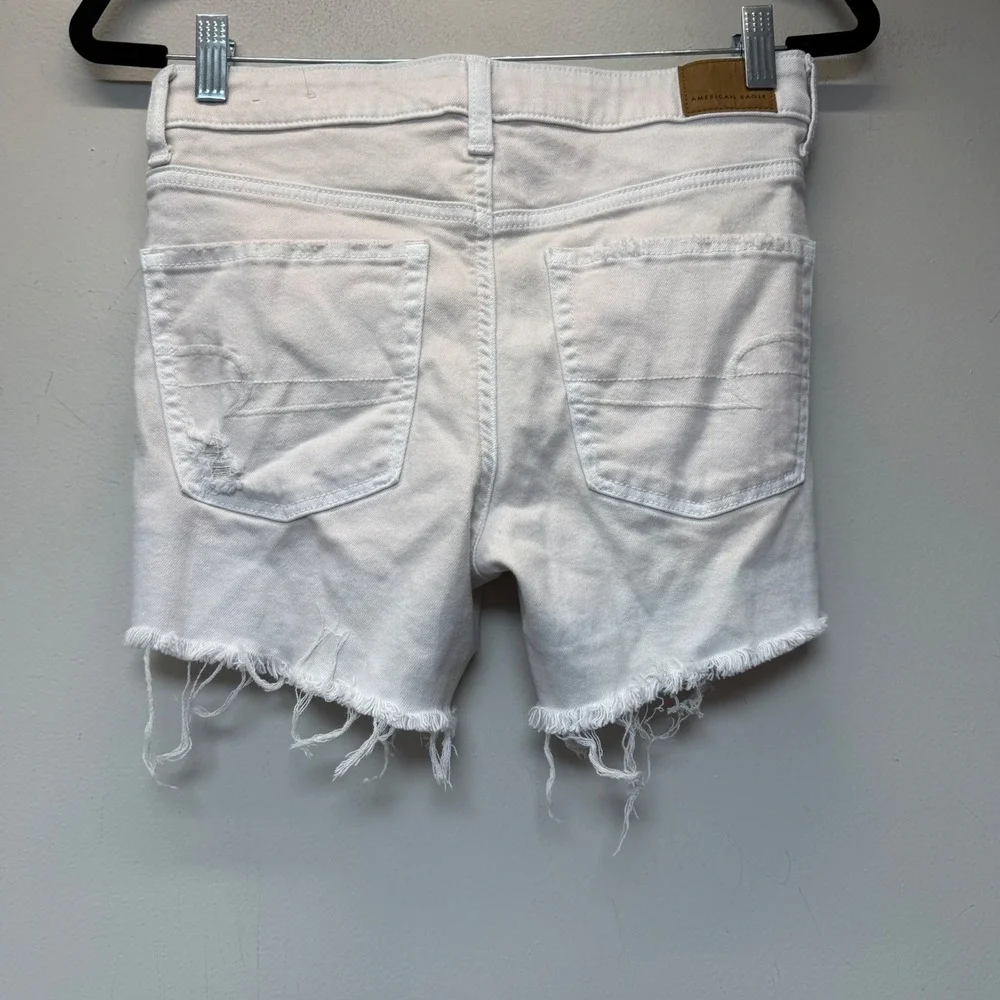American Eagle Denim‎ Shorts Women 6 White Excellent Hi-Rise Shortie Distressed